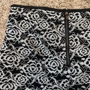 Black and white Lace pencil skirt